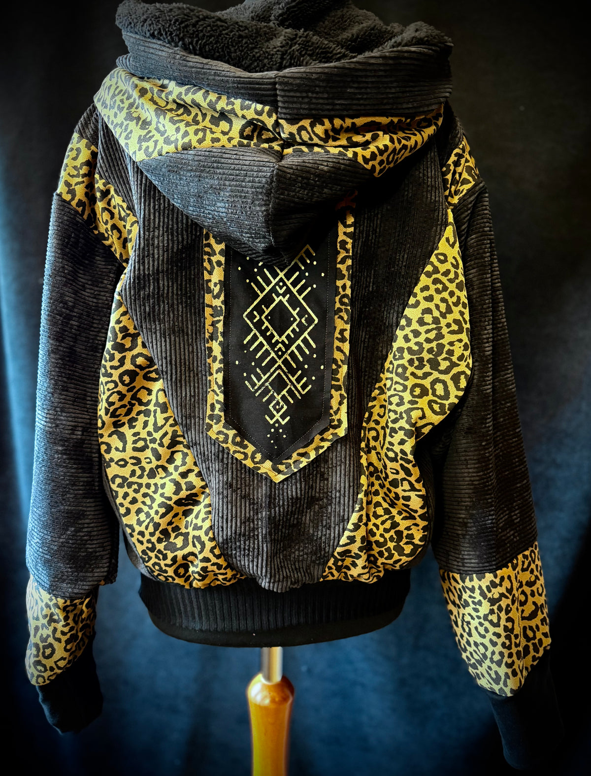 Cordjacke Schwarz Leo Tribal MTO