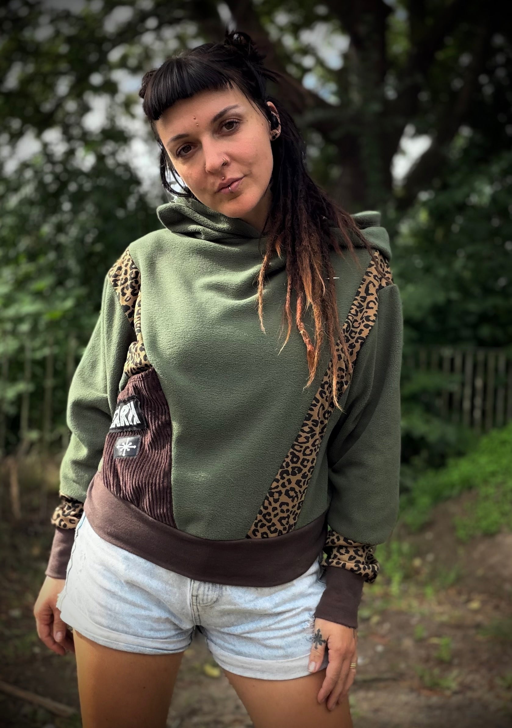 Earth Hoodie Fleece Olive