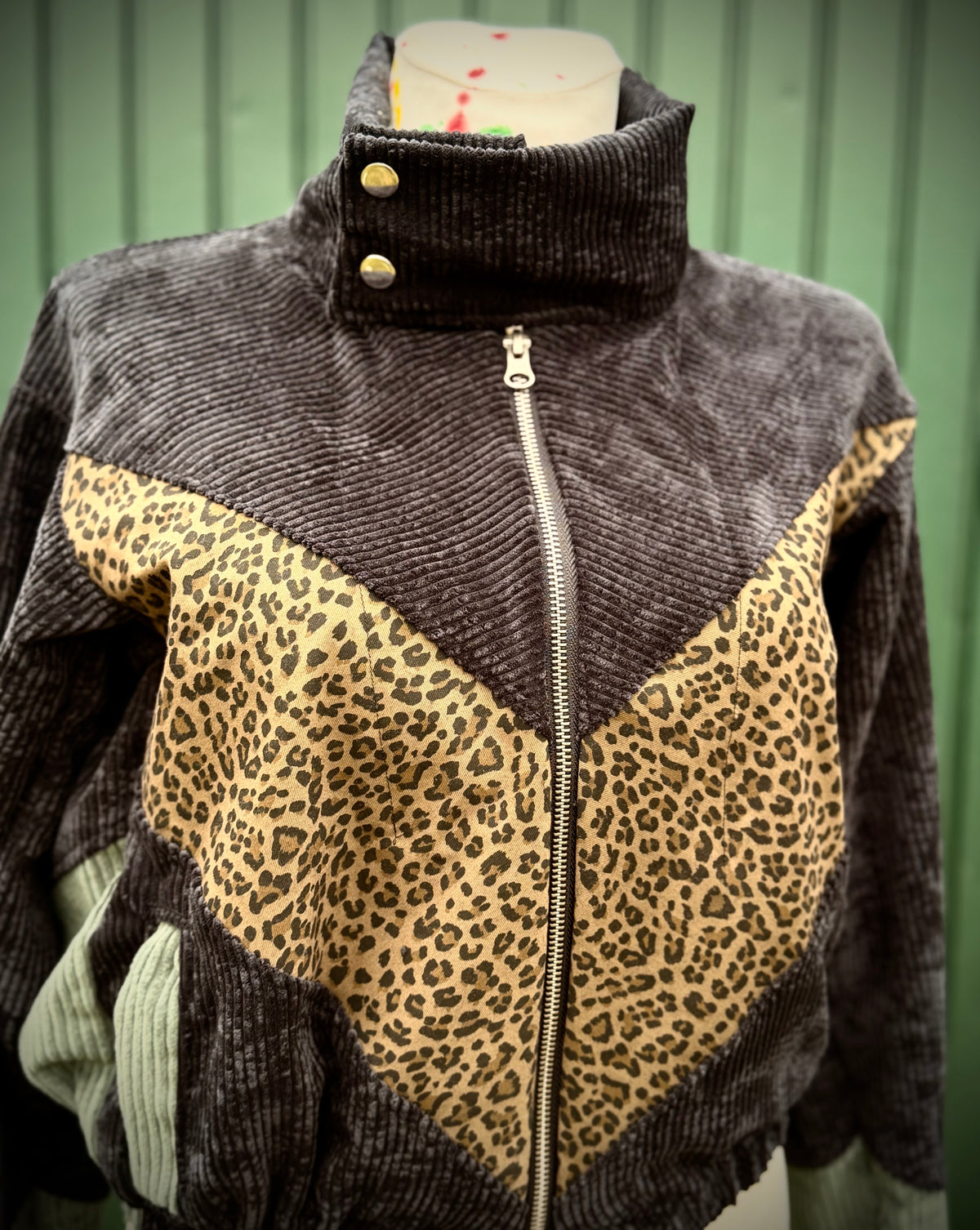 MTO- Sommer Leo crop Cord Jacke * black* choose your patch