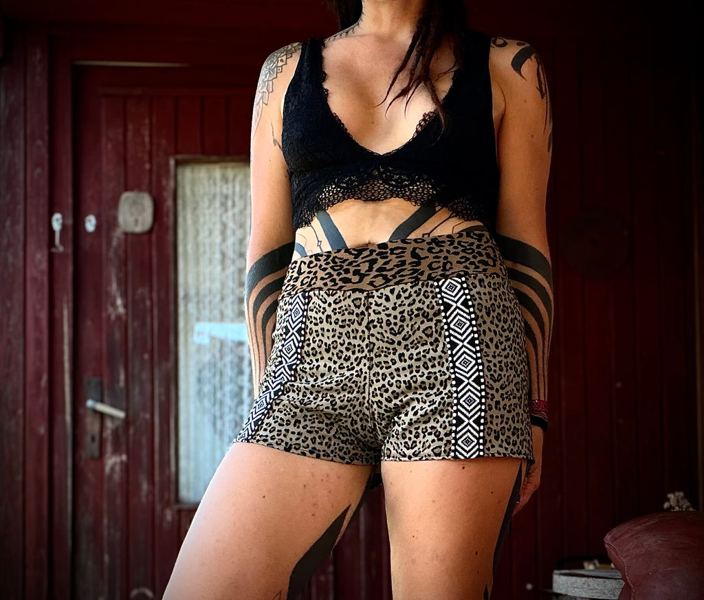 Leo Hot pants