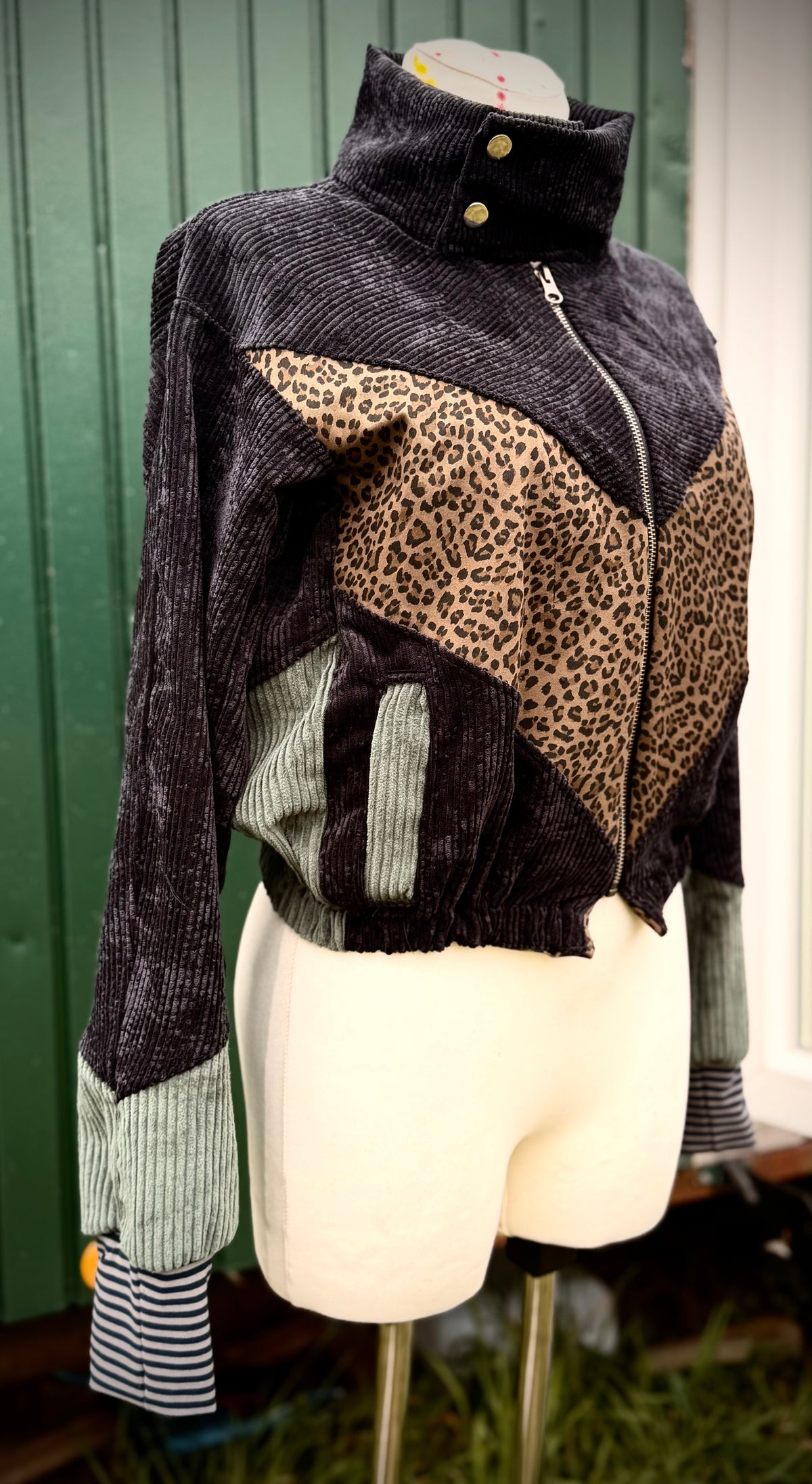 MTO- Sommer Leo crop Cord Jacke * black* choose your patch