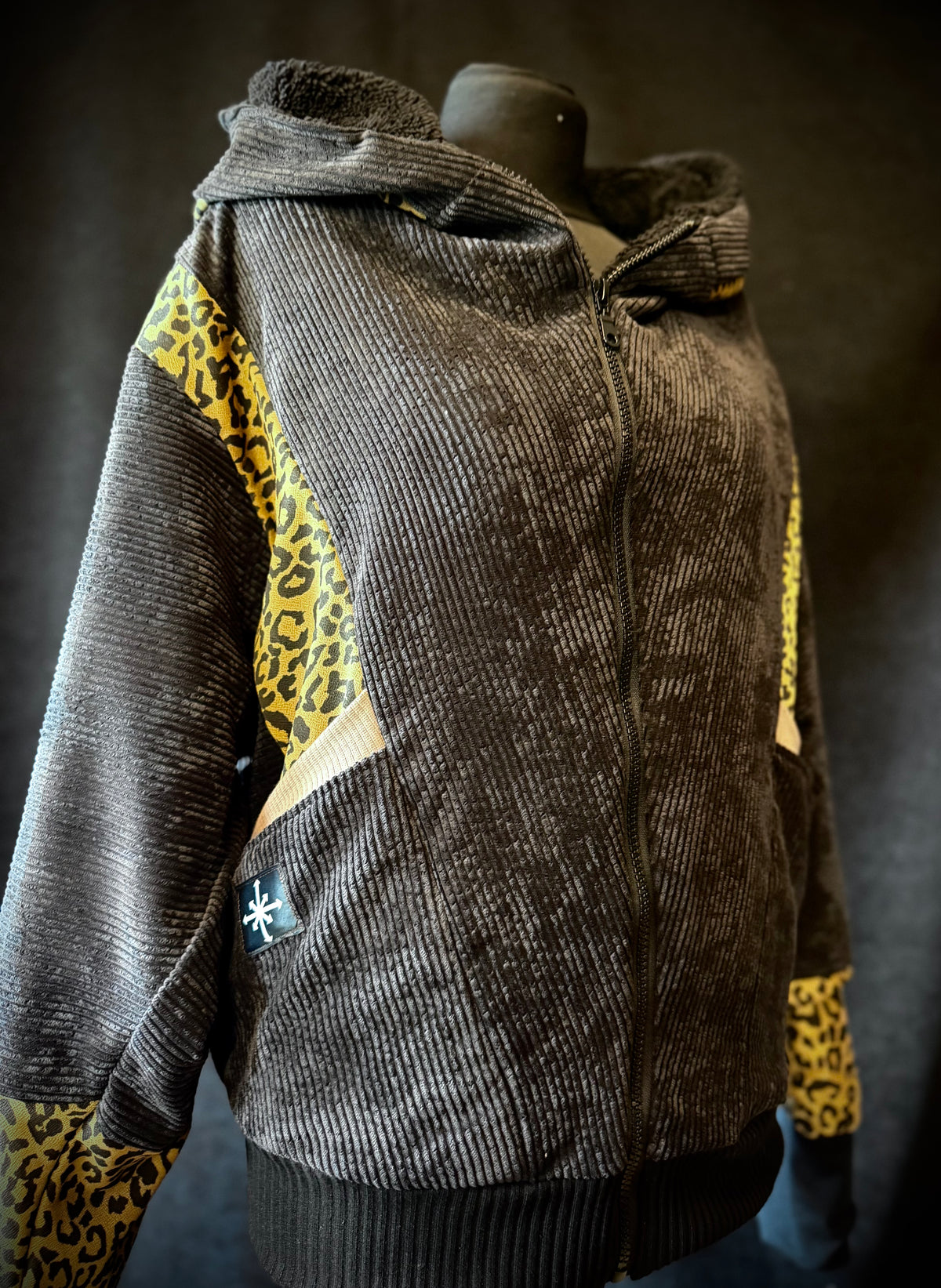 Cordjacke Schwarz Leo Tribal MTO