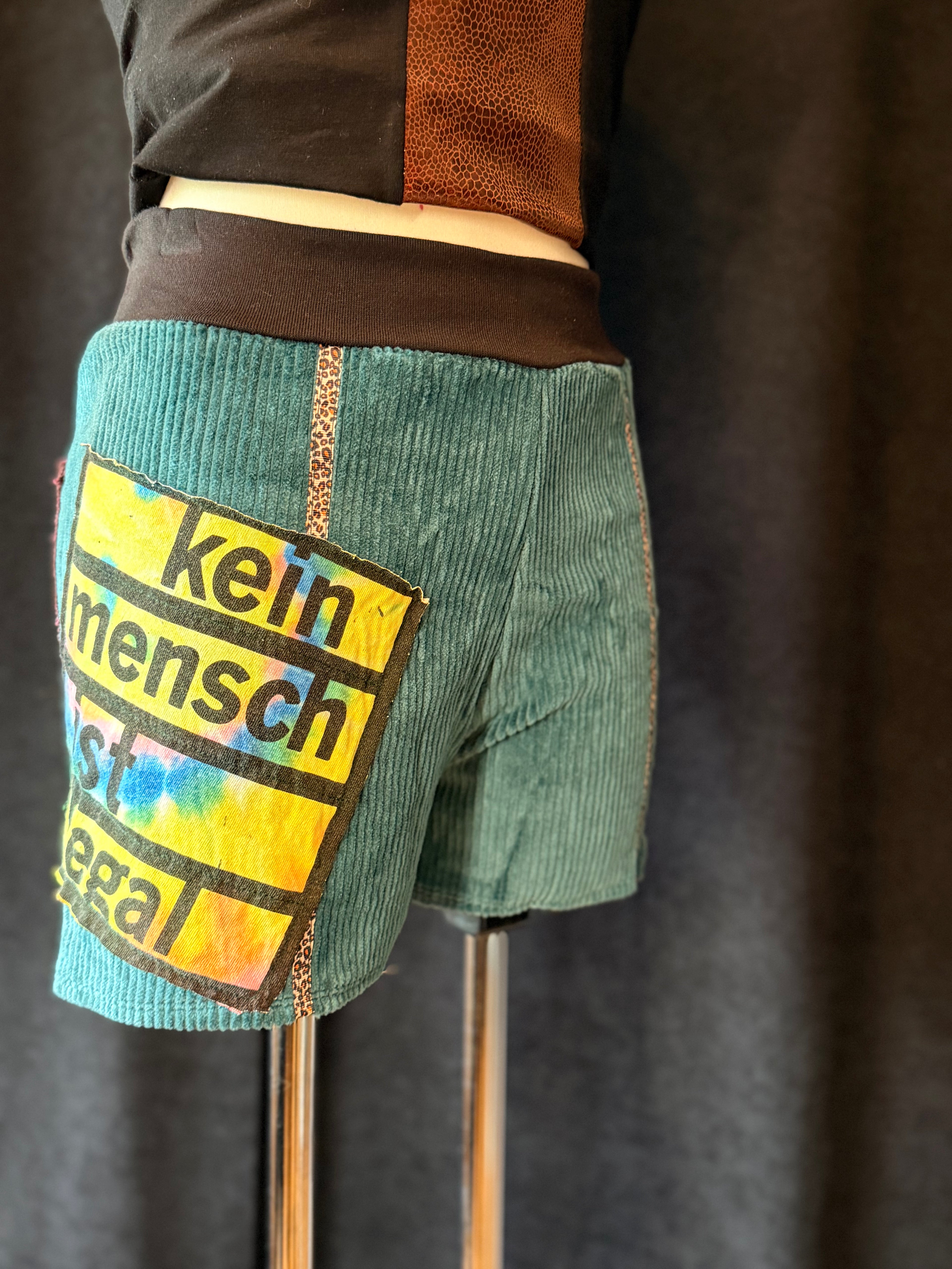 Kurze Cord Sommerhose *Kein Mensch ist illegal* | Short Cord Summer pants