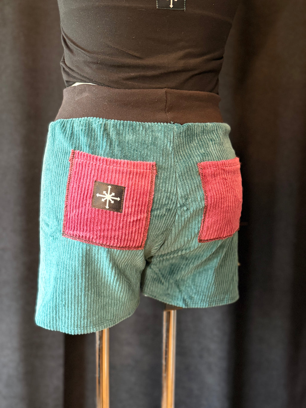 Kurze Cord Sommerhose *Kein Mensch ist illegal* | Short Cord Summer pants