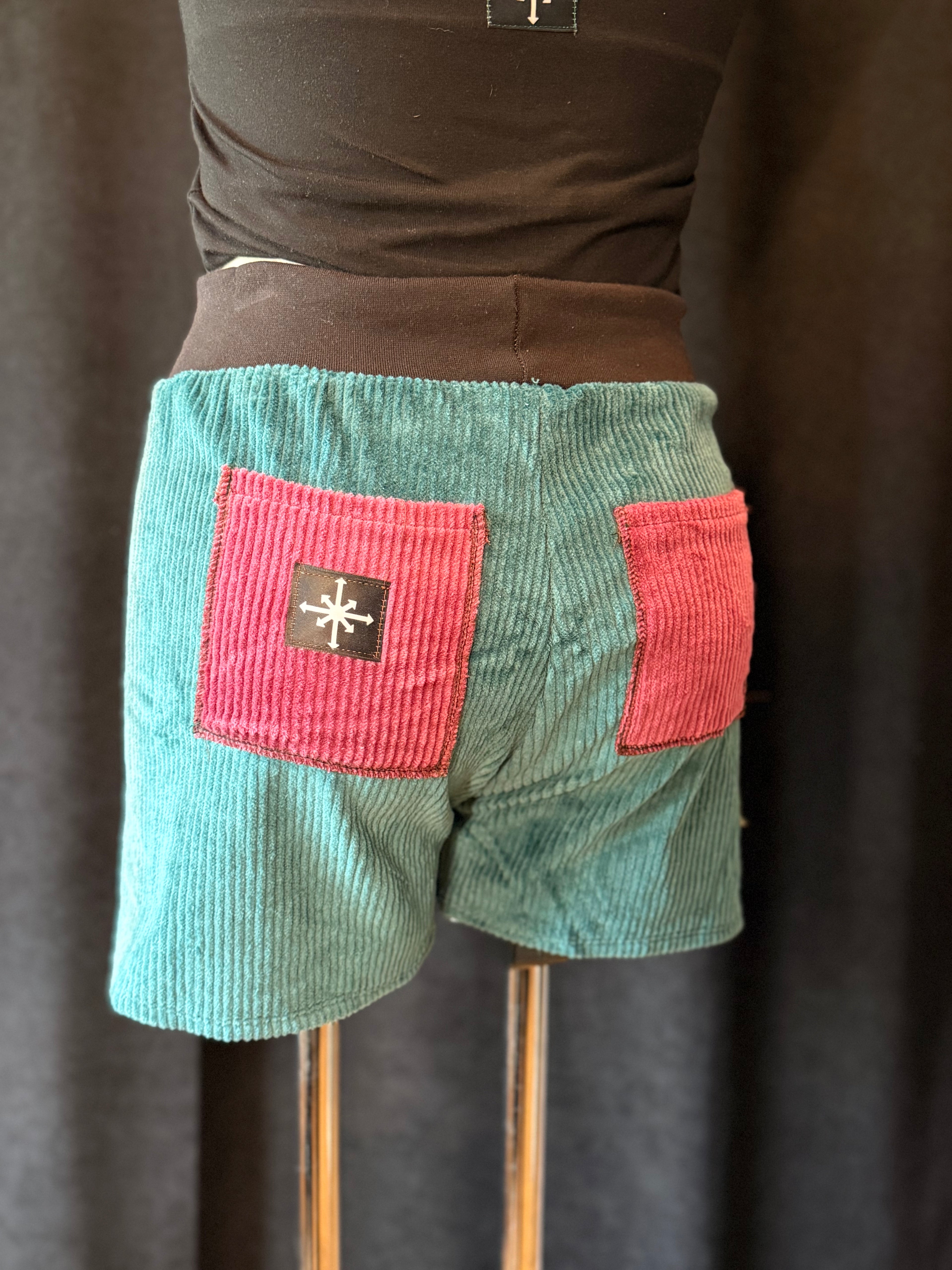 Kurze Cord Sommerhose *Kein Mensch ist illegal* | Short Cord Summer pants