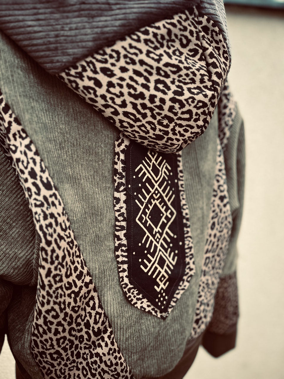 Oliv Oversize Jacke Leo Cord