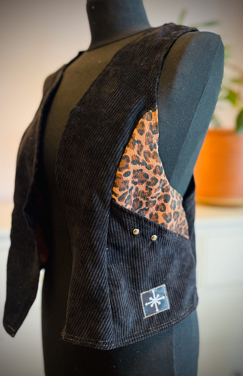 Sommerveste Schwarz Cord Leo Seitenteile