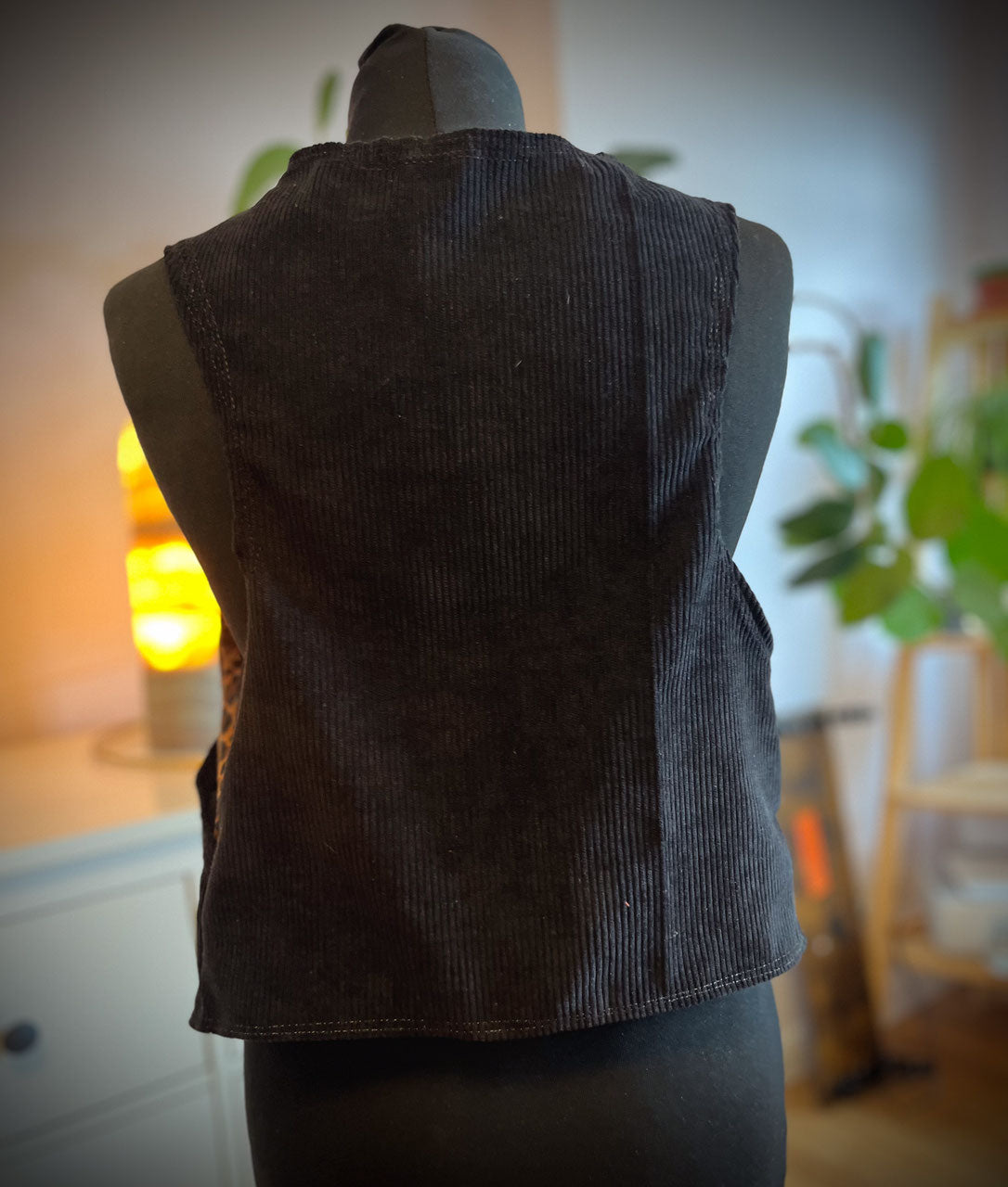 Sommerveste Schwarz Cord Leo Seitenteile