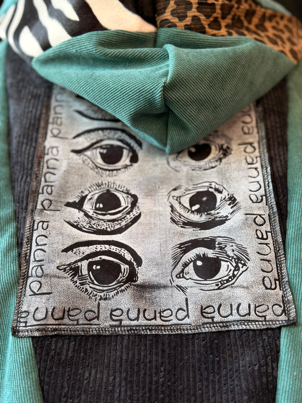 Cord Weste *Eyes*
